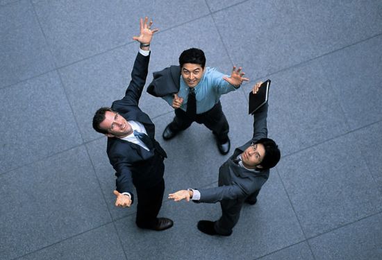 多重因素驱动国际金价逼近历史高点